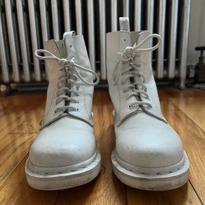 Dr. Marten’s 1460 Mono Leather Boot - White